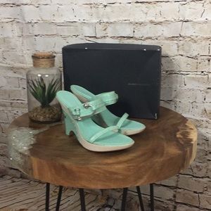 BCBG Dasha Wedge Teal Crocodile Embossed sz8